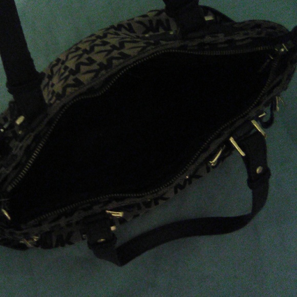 Purse - Picture 3 of 3